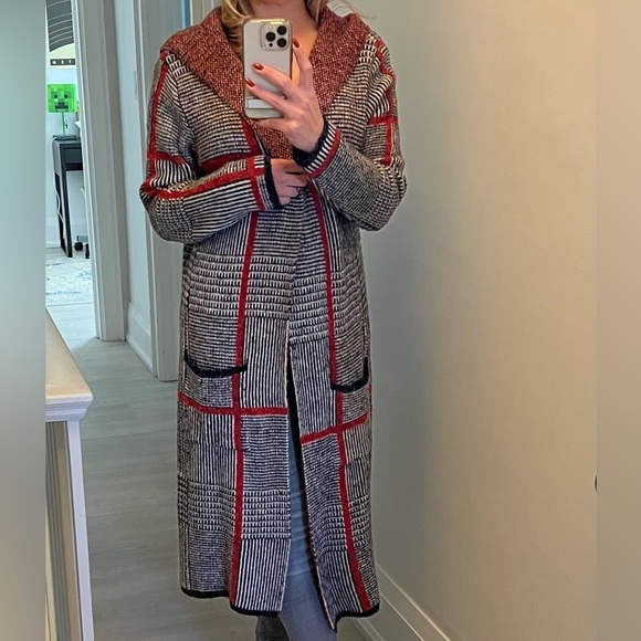 3/4 length coat with a hood - Picture 1 of 3